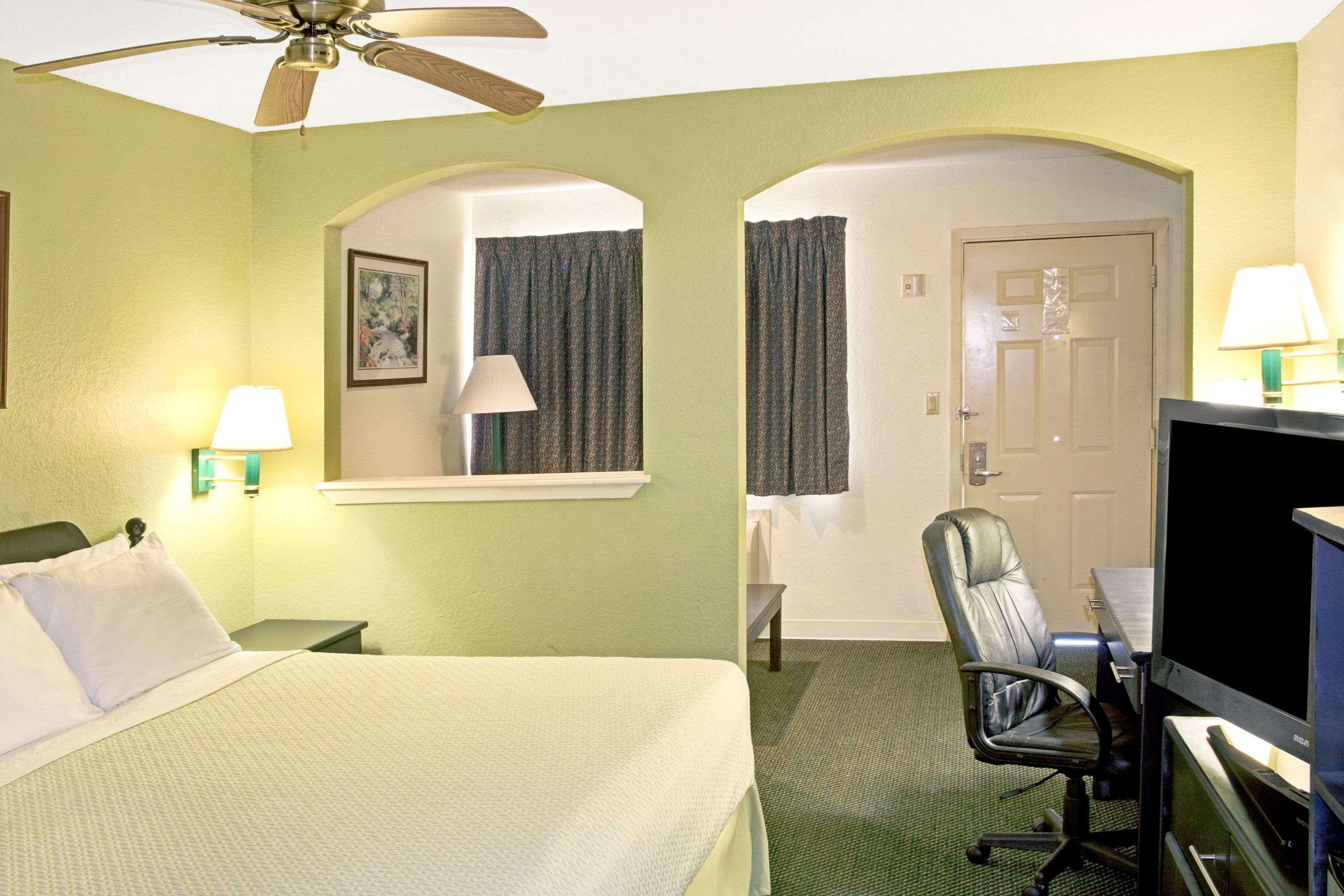 Days Inn By Wyndham El Campo Tx Zewnętrze zdjęcie