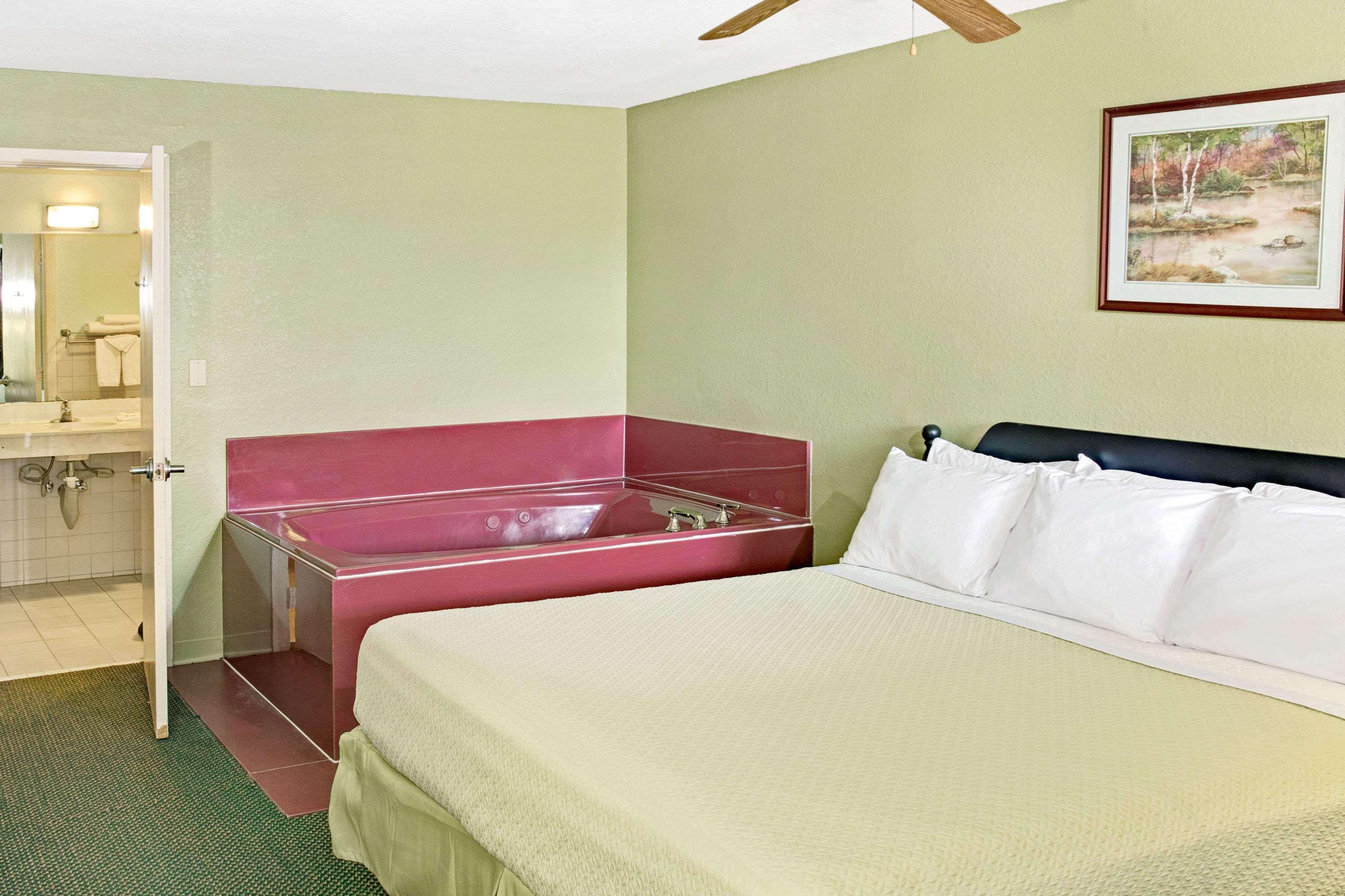 Days Inn By Wyndham El Campo Tx Zewnętrze zdjęcie