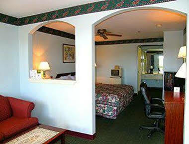 Days Inn By Wyndham El Campo Tx Zewnętrze zdjęcie